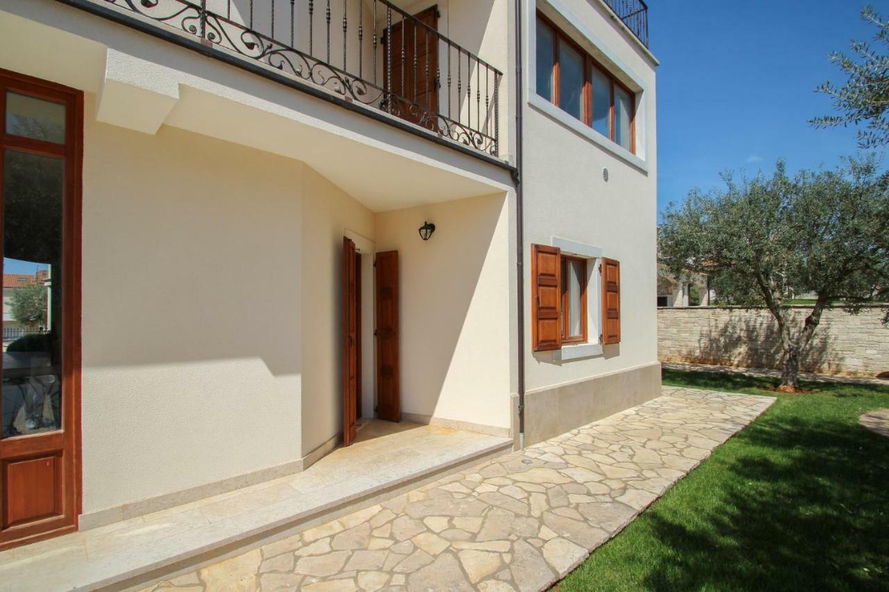 Апартаменты Casa Rafael 1 Новиград Экстерьер фото