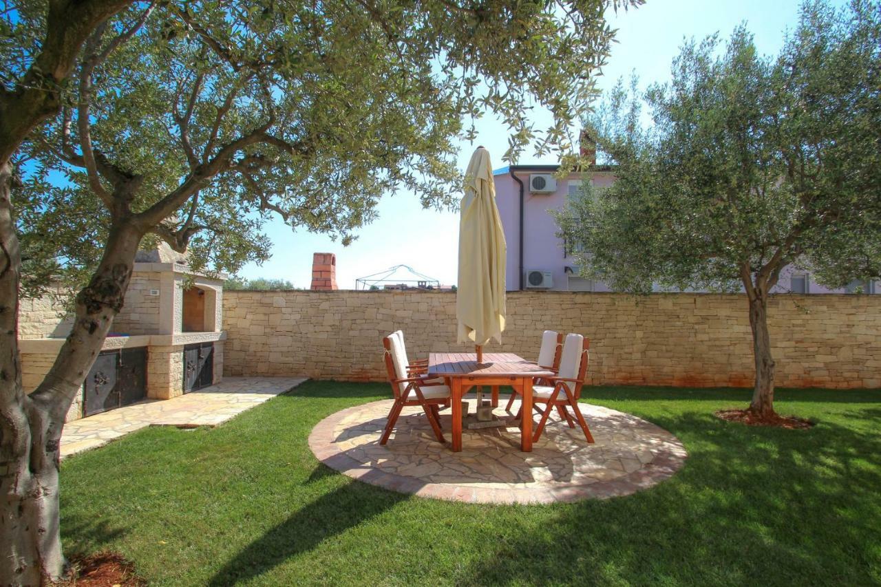 Апартаменты Casa Rafael 1 Новиград Экстерьер фото